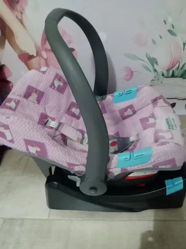 Conjunto com carrinho de bebê e bebê conforto Burigotto Rio plus