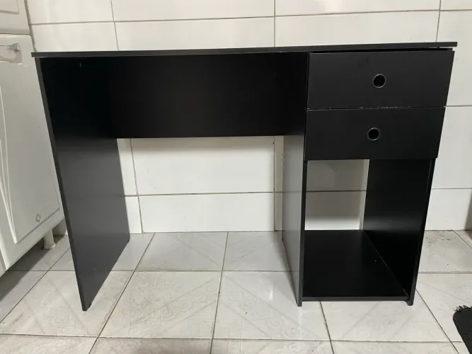 Escrivaninha/ Mesinha para PC 