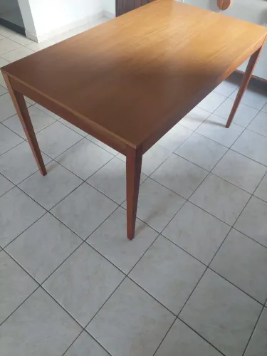 Mesa de madeira tokstok