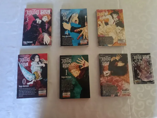 Mangas de jujutsu Kaiser ótima condições