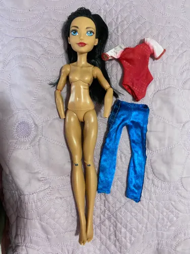 Boneca heroína mulher maravilha
