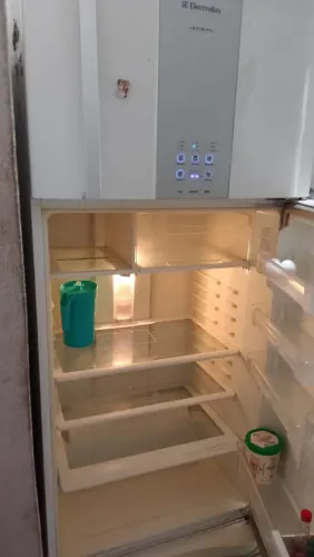 Geladeira semi nova