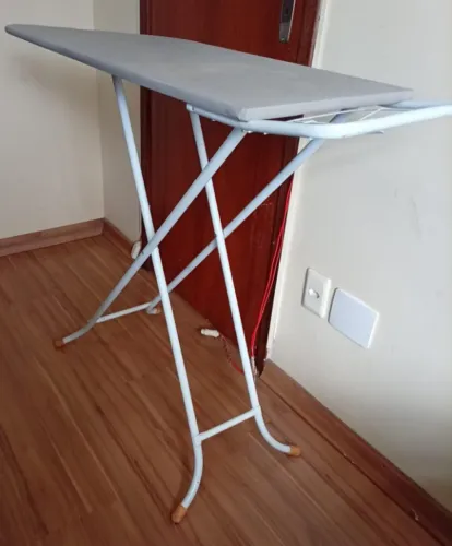 Mesa De Passar Roupas Com Porta Ferro