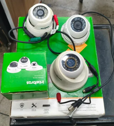 Kit de Segurança Intelbras Usado - DVR Multi HD + 4 Câmeras CFTV
