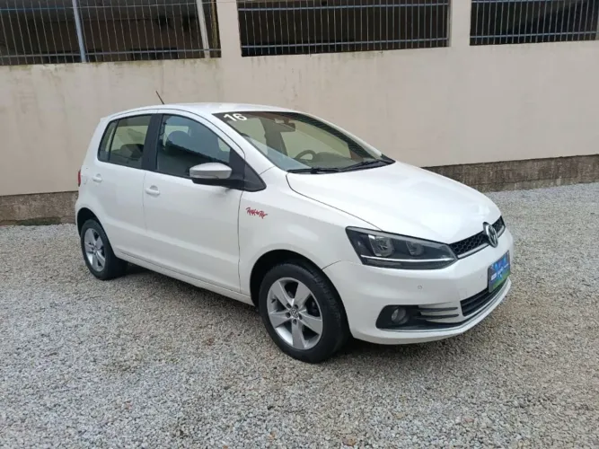 Volkswagen Fox Rock IN RIO 1.6 MI Total Flex 8V 5P 2016