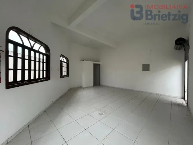 Sala para alugar, 30 m² por R$ 1.200 + taxas/mês - Bom Retiro - Joinville/SC