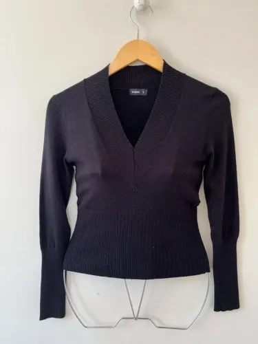 blusa de tricot request preta p