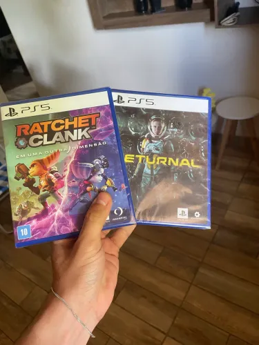 PS5 SLIM, 1TB, 2 CONTROLES, 2 JOGOS LACRADOS