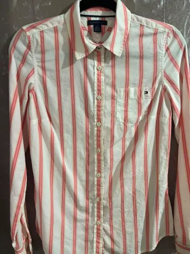 Camisa Tommy Hilfiger tamanho PP feminina