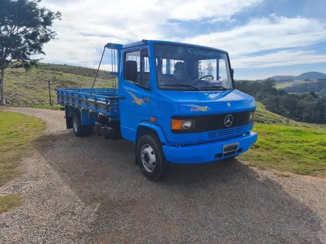 Mercedes-Benz 710 Plus, 2005. Excelente estado de conservação e com baixo km!