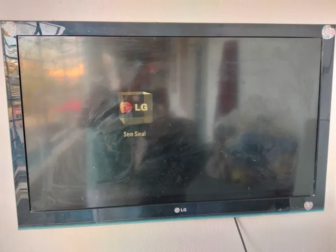 LG 42LK450 é uma TV LCD Full HD de 42 polegadas.
