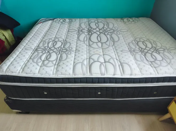 Colchão casal Ortobom Absolut + base Nobuck (seminovo!)