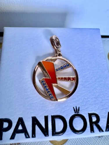 Charm Pandora Medalhão Quero Luz