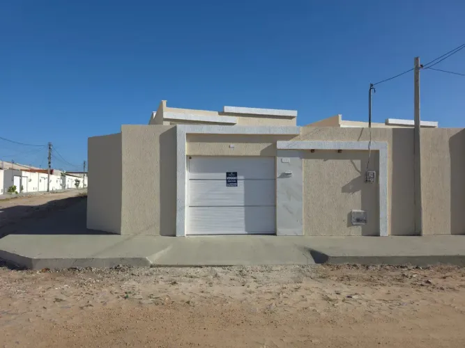 Casa Plana para venda tem 90 m² com 2 quartos em Gameleira - Horizonte - CE