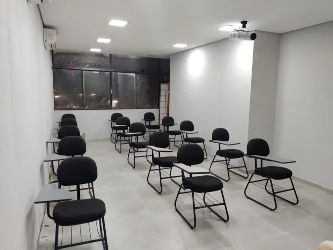 18 Cadeiras Universitárias Estofadas com Prancheta | R$ 160 cada | Aceito Propostas