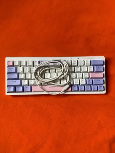 Teclado mecânico 63 teclas