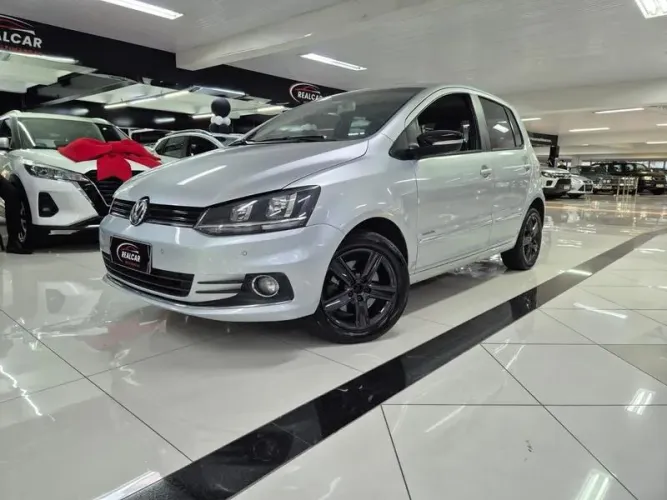 Volkswagen Fox 1.6 MI I Motion Total Flex 8V 5P 2015