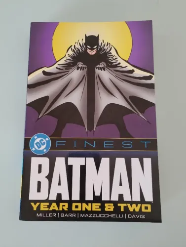 DC Finest Batman Year One & Two Importado TPB