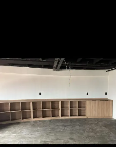 MÓVEL EM MDF PARA ESCRITORIO