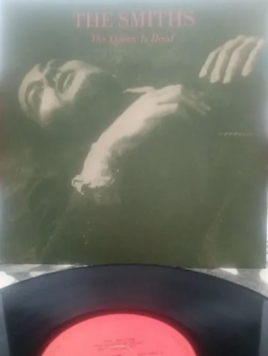 Disco de vinil the Smits the Queen is dead 1986, usado/excelente