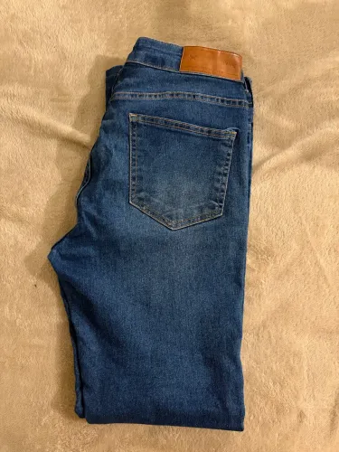 Calças jeans semi novas