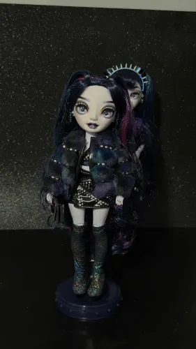 Shadow High Naomi