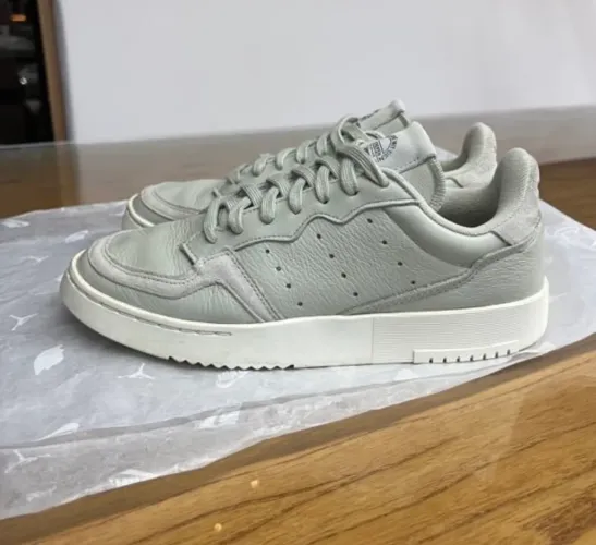 Tenis adidas supercourt
