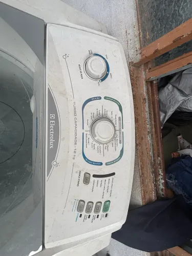 Máquina de lavar 12kl Electrolux