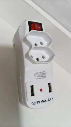 Módulo tomada com USB