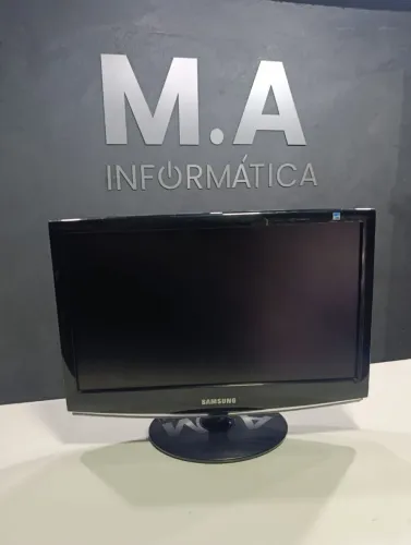 Monitor Samsung 19" VGA<br><br>Valor 150$<br><br>Valor 150$