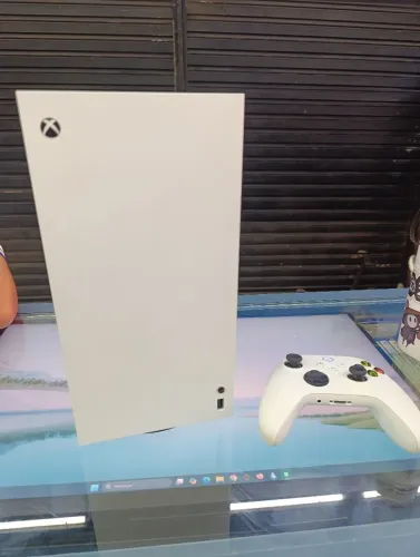 Xbox Series X 1Tb - Versão White / Seminovo zero 