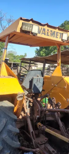 Vendo trator valmet 68 série prata ano 85 