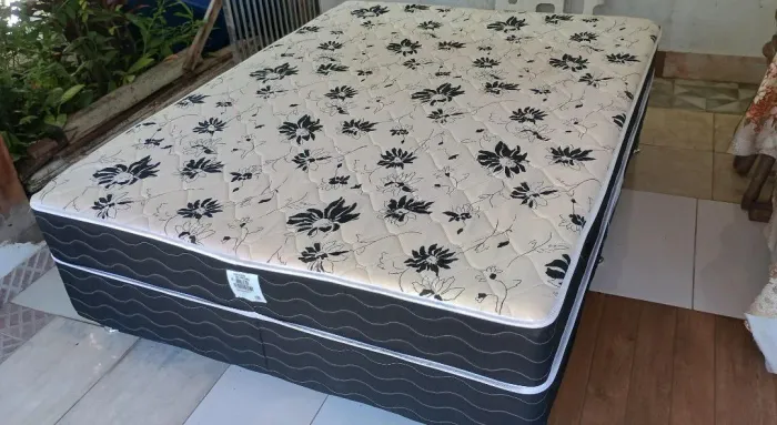 Colchão box casal conjugado (a cama vem junto)