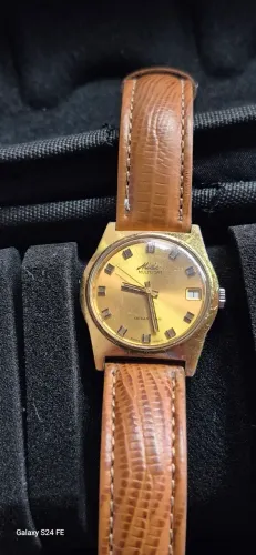 Relógio mido multifort ocean star banhado a ouro