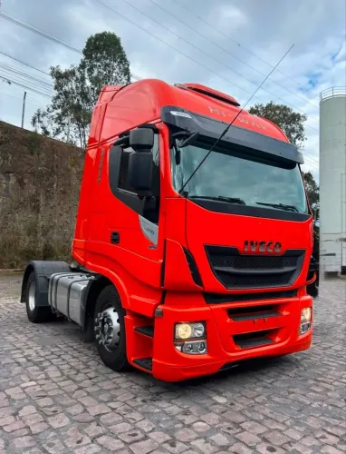 Caminhão Iveco Stralis Hi-Way 440