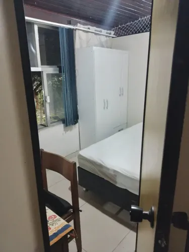 Quarto mobiliado em Copacabana Posto 3 - Rua Santa Clara x 5 Julho - Mensal - tudo incluso