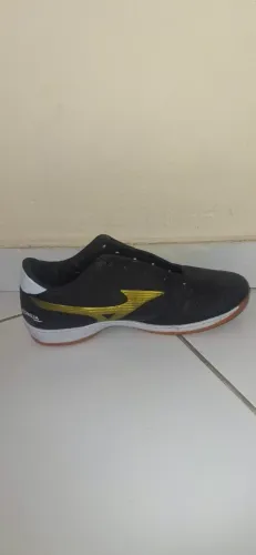 Tênis futsal Mizuno
