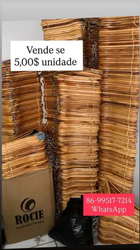 Cabides de madeira novos