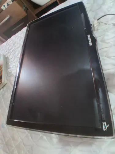 Vendo Televisão/Monitor. 24 Polegada com imagem Full HD. RS 250 PRA IR LOGO !!!
