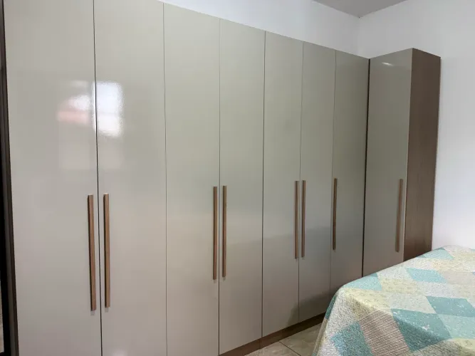 Guarda roupa 8 portas