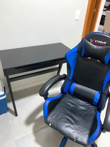 CADEIRA GAMER E ESCRIVANINHA