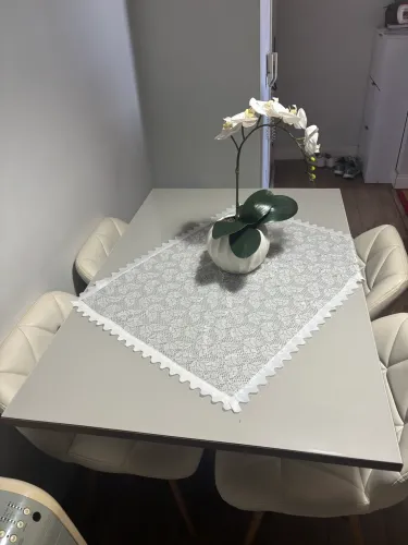 Mesa com 4 cadeiras