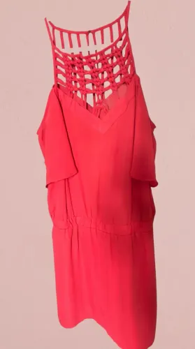 vestido shoulder curto vermelho