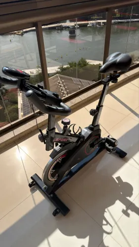 VENDO UMA BICICLETA ERGOMÉTRICA SEMI-NOVA