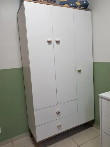 Guarda roupa infantil