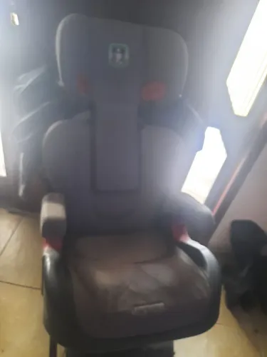 Cadeirinha para carro com encosto aumenta