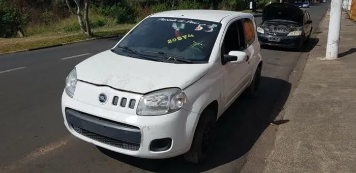 Peças Usadas Fiat/Uno Laterais, Motor, Cambio, Estofamento.