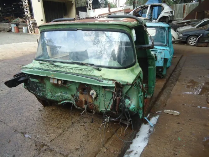 cabine F350 antiga 1969 a 1971 timbim usada, só o centro 