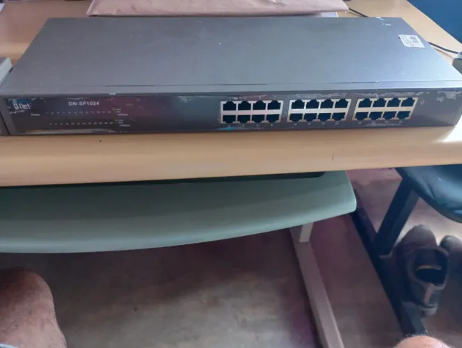 Switch de rede Dnet DN-sf2024