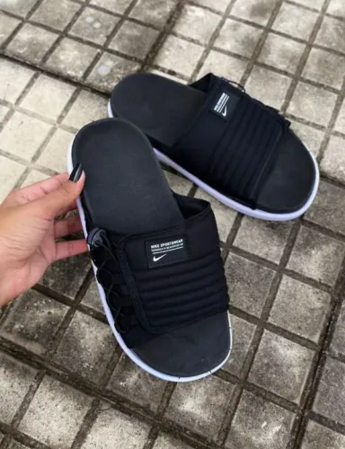Sandálias Nike Preta assuna 2.0